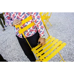 Chaise De Jardin Pliante FERMOB Bistro Métal - Miel -Jardin Meubles Soldes Boutique 010173 chaise de jardin pliante fermob bistro metal miel ambiance 2