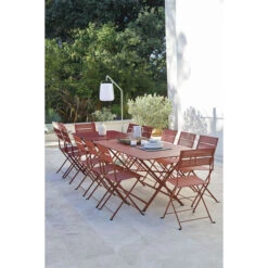 Table De Jardin 8 Personnes FERMOB Cargo 128 X 128 Cm - Ocre Rouge 7 Table De Jardin 8 Personnes FERMOB Cargo 128 X 128 Cm - Ocre Rouge -Jardin Meubles Soldes Boutique 024120 table jardin fermob cargo 128 128 cm ocre rouge ambiance 2