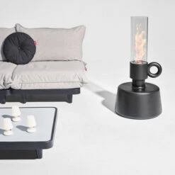 Lampe Fatboy Flamtastique - Anthracite -Jardin Meubles Soldes Boutique 104683 lampe huile fatboy flamtastique anthracite personne ambiance 4