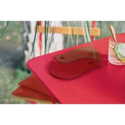 Dessous De Plat FERMOB Oiseaux - Rouge Ocre / Piment 12 Dessous De Plat FERMOB Oiseaux - Rouge Ocre / Piment -Jardin Meubles Soldes Boutique 300208 dessous plat fermob oiseaux rouge ocre piment ambiance